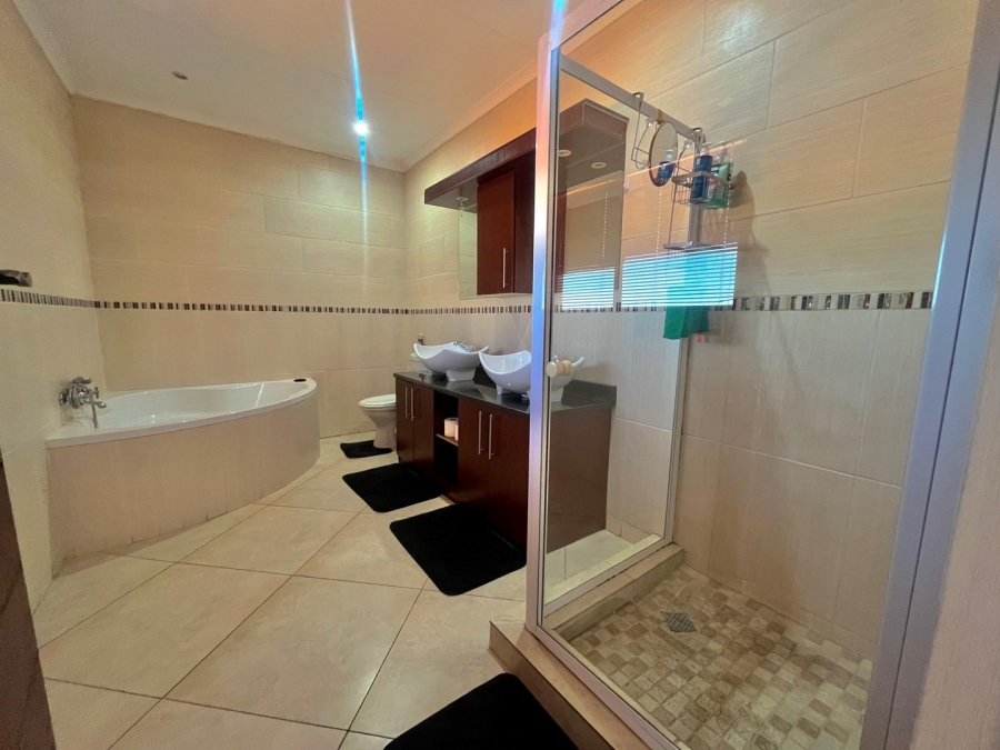 To Let 4 Bedroom Property for Rent in Cashan North West